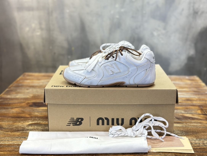 Miu Miu Casual Shoes